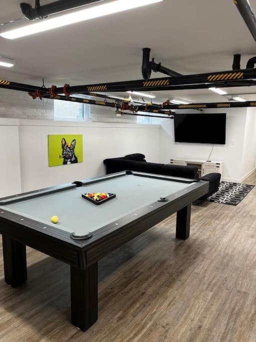 Trendy Loft Escape With Pool Table Bring Your Pets كولومبوس المظهر الخارجي الصورة